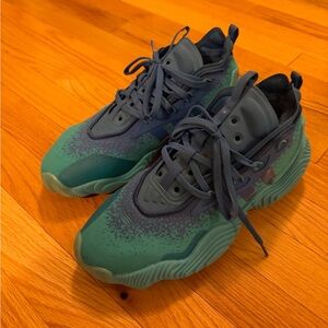 Like New Adidas Trae Young Basketball Shoes